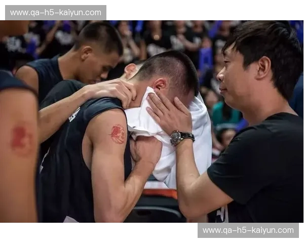 粤沪巅峰战:广东男篮的底蕴,能否挡住上海滩的滔天巨浪? 粤沪巅峰战:广东男篮的底蕴,能否挡住上海滩的滔天巨浪?